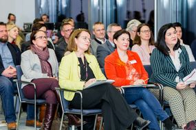 Podiumsdiskussion "Familie.Betreuung.Pflege."