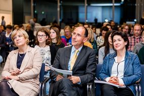 Podiumsdiskussion "Familie? - Ja, unbedingt!"