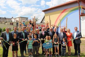 Gruppenfoto bei der Eröffnung des Schulfreiraum Gmünd