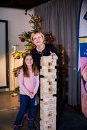 Turm aus Holzbausteinen beim NÖ Spielefest 2017