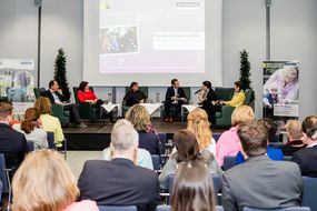Podiumsdiskussion "Familie.Betreuung.Pflege."