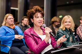 Podiumsdiskussion "Familie? - Ja, unbedingt!"