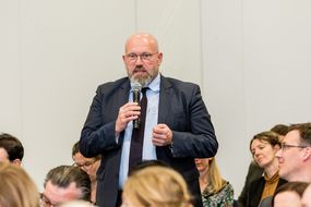 Podiumsdiskussion "Familie.Betreuung.Pflege."