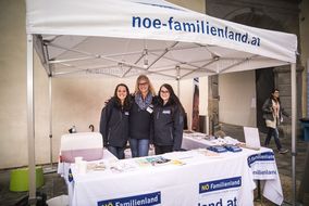 Stand der NÖ Familienland GmbH beim NÖ Familienfest auf der Schallaburg