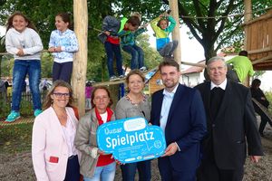 Gruppenfoto bei der Eröffnung des Generationenprojekt Haag