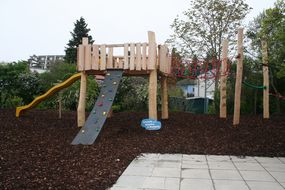 Ein liebevoll gestalteter Spielplatz.