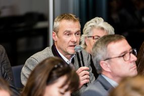 Podiumsdiskussion "Familie.Betreuung.Pflege."