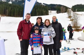 Gruppenfoto bei den Familienskitagen 2017