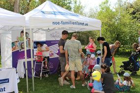 Kinderschminken beim Familienfest Donau-Auen