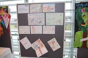 Zeichnungen von unterschiedlichen Spielplätzen bei der Auftaktveranstaltung