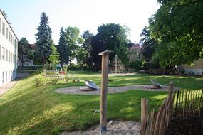Sonniger Tag am Schulfreiraum