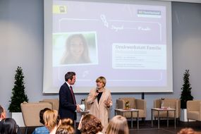Podiumsdiskussion "Familie? - Ja, unbedingt!"